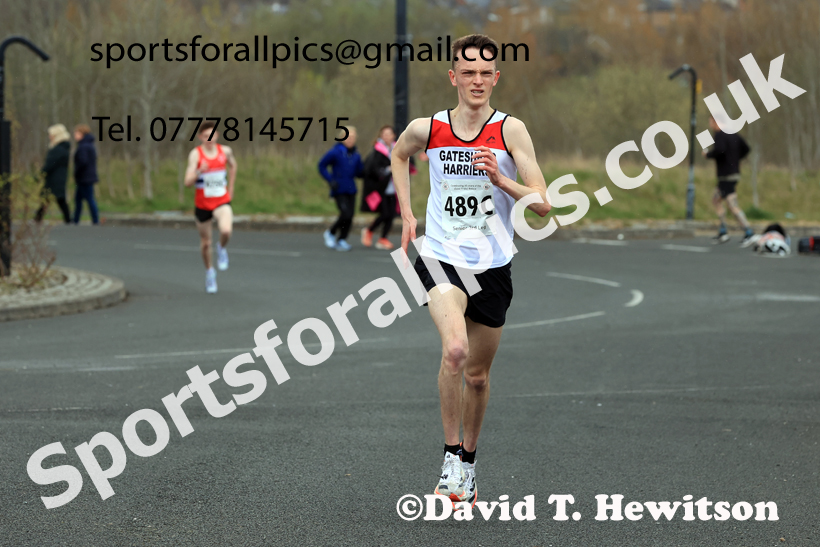 Senior Mens relay, 2026 Elswick Harriers Good Friday Road Relays and Young Athletes, Newburn,  Newcastle upon Tyne. Photo: David T. Hewitson/Sports for All Pics